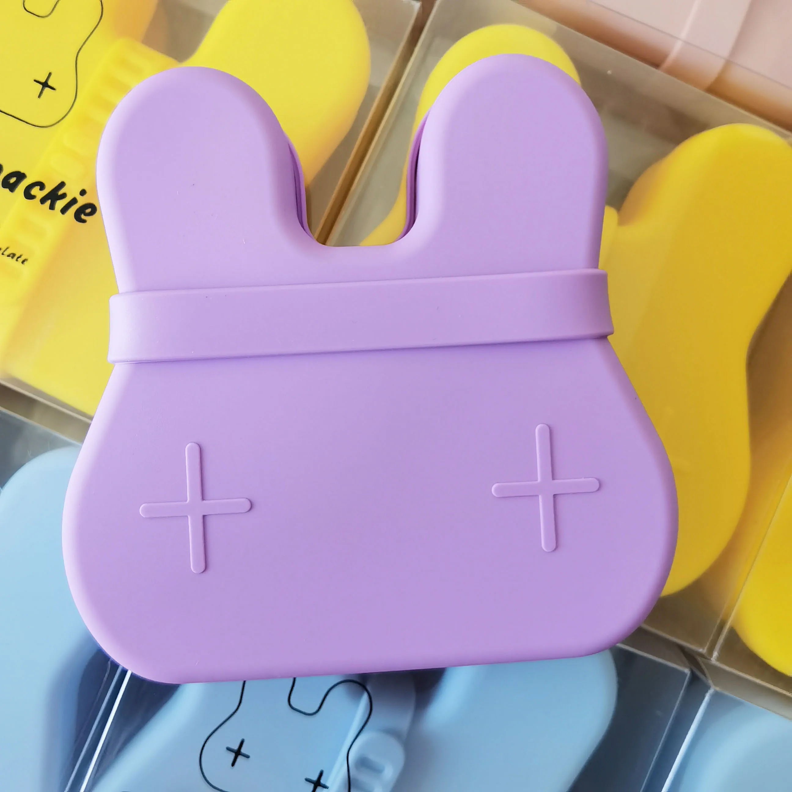 

2021 new portable baby rabbit silicone lunch box for kids
