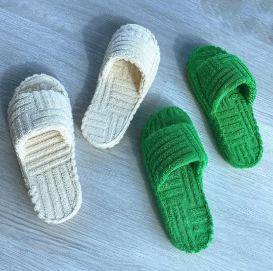 

Autumn/winter warm women's plush slippers embossed cotton slippers with thick sole, White,green