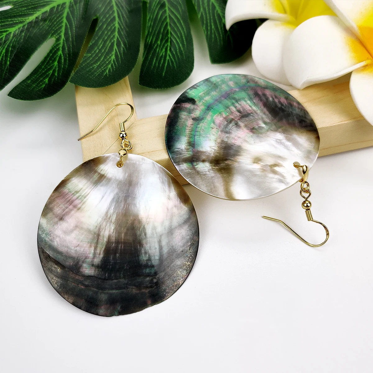 

Shuiin Gold filled Natural Shell Jewelry Wholesale Hawaiian Tribal Style Mother of Pearl Sterling Silver Hook Earrings Series