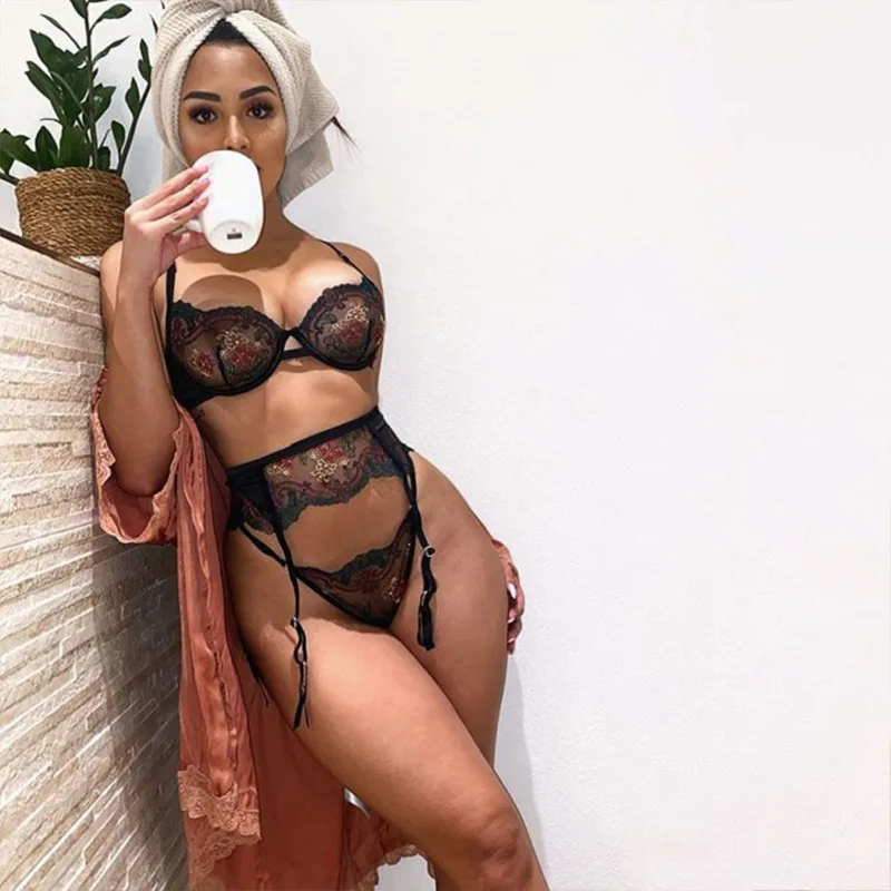 
High Quality Lace Bralette Thongs Embroidery Transparent Bra Panty Ladies Underwear Three-piece 