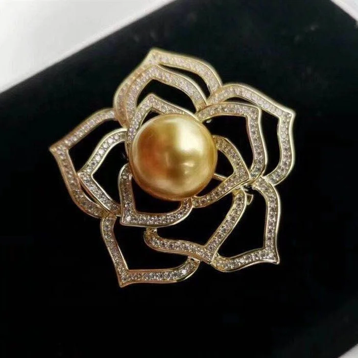 

High quality Women Luxury Round Shaped Natural Fresh water Pearl Brooch