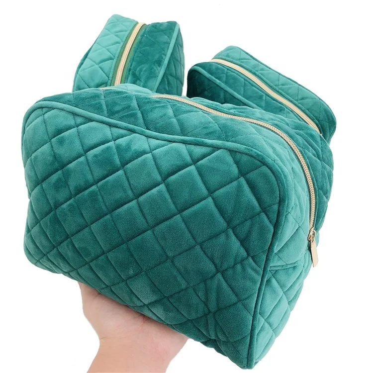 

Promotional Custom Logo Large Velvet Cosmetic Bags Quilted Luxury Makeup Bag For Women