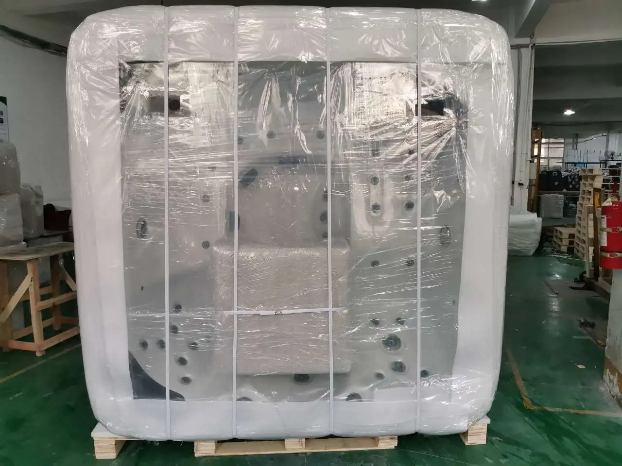 Plug&play European Style Free Standing Four Side Skirts Lucite Acrylic