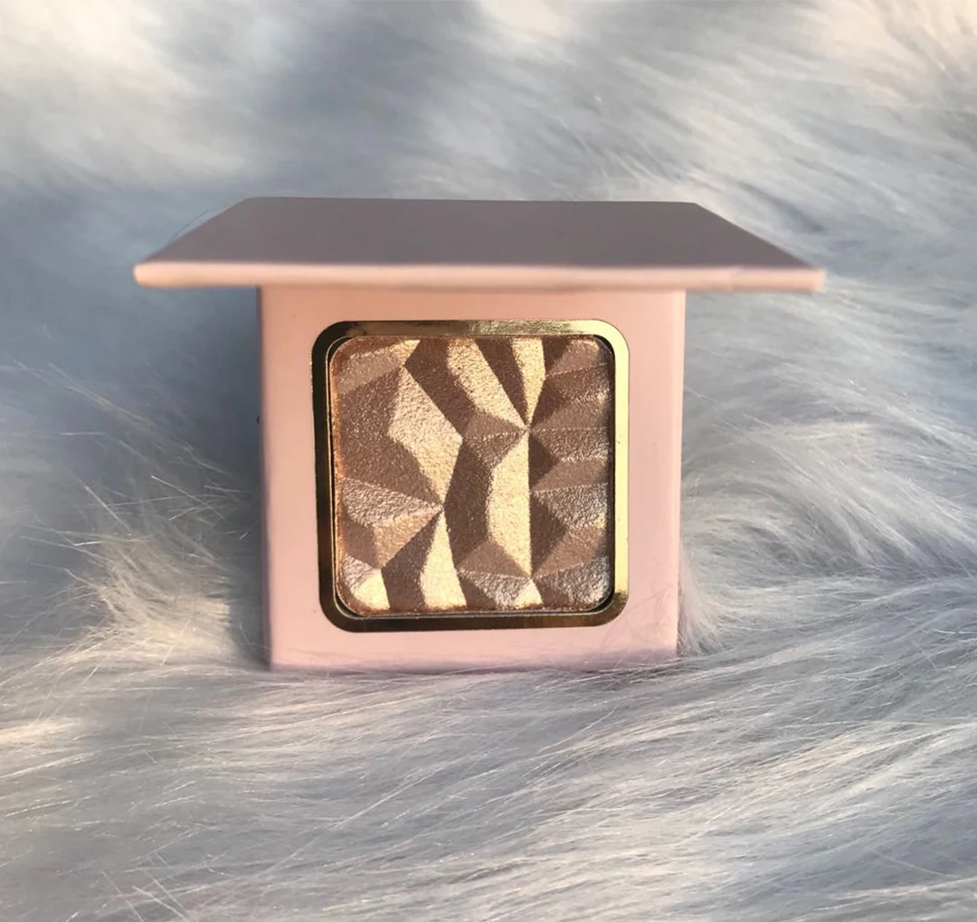 

Wholesale High Quality 8 Colors Face Pressed Glow Powder Highlighter Makeup Palette
