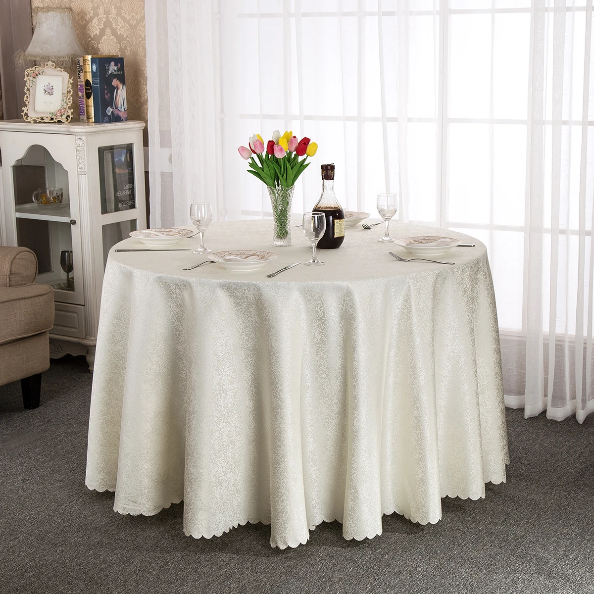 Beige Flower Pattern Embossed Round Table Cloth High Density Polyester Jacquard Tablecloth for Hotel Banquet Wedding Table Decor