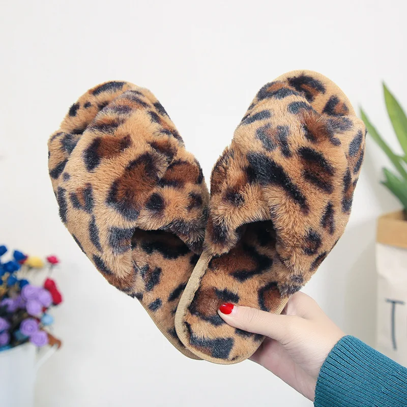 

2021 plush slippers women's cotton designer house shoes warm slippers wholesale fur with logo winter fur furry indoor slippers