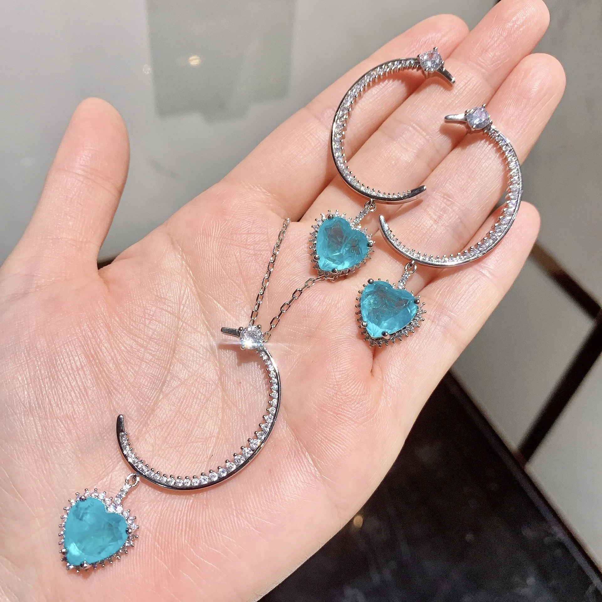 

New Arrival Luxury Moon Love Heart Shape Necklace Earrings Set Jewelry Sets for Women Anniversary Earrings, Customized color