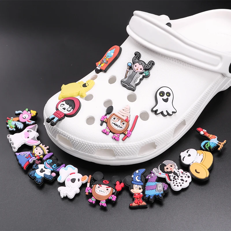 

2021 PVC Accessory Decorations Decor Accessories Kids Custom Logo Wholesale Designer Black Clogs Halloween shoes Charms