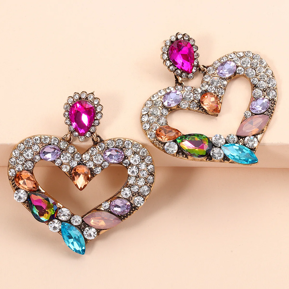 

Fashion Women Palace Vintage Jewelry Hollow out Diamond Heart Stud Earrings Colorful Retro Rhinestone Heart Earrings for Ladies, Picture shows