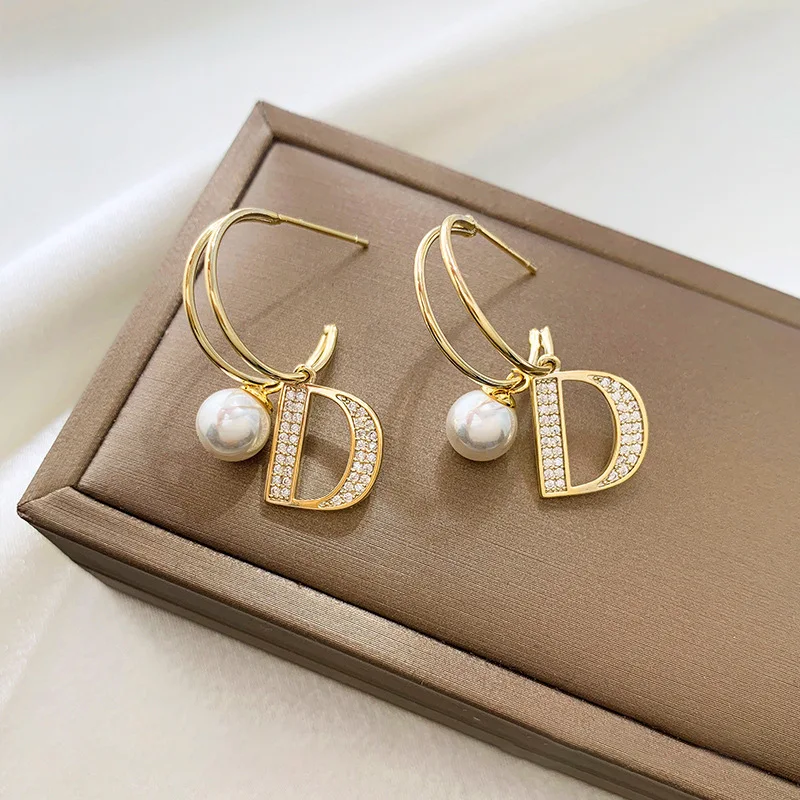 

2021 trendy jewelry D letter pearl drop hoop rhinestone earrings