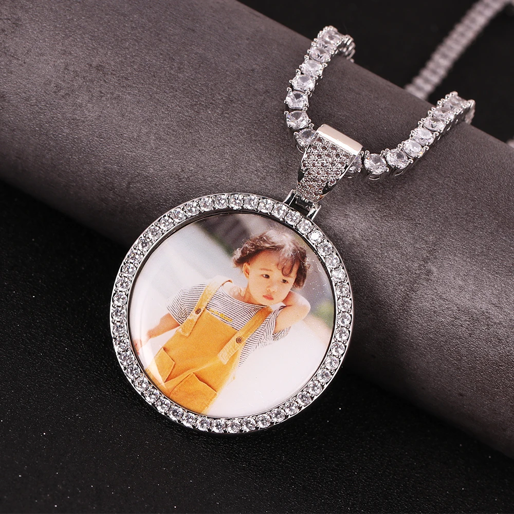 

Meaningful Custom Made Photo Round Medallions Cubic Zircon Stones Pendant Necklace Hip Hop Jewelry for Men Women