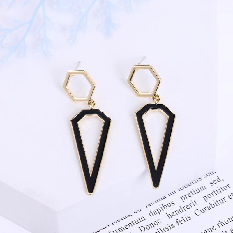 

Trendy Korean Women Geometrical Exaggerated Earrings Party Statement Earrings Aretes Black Triangle Drop Earrings
