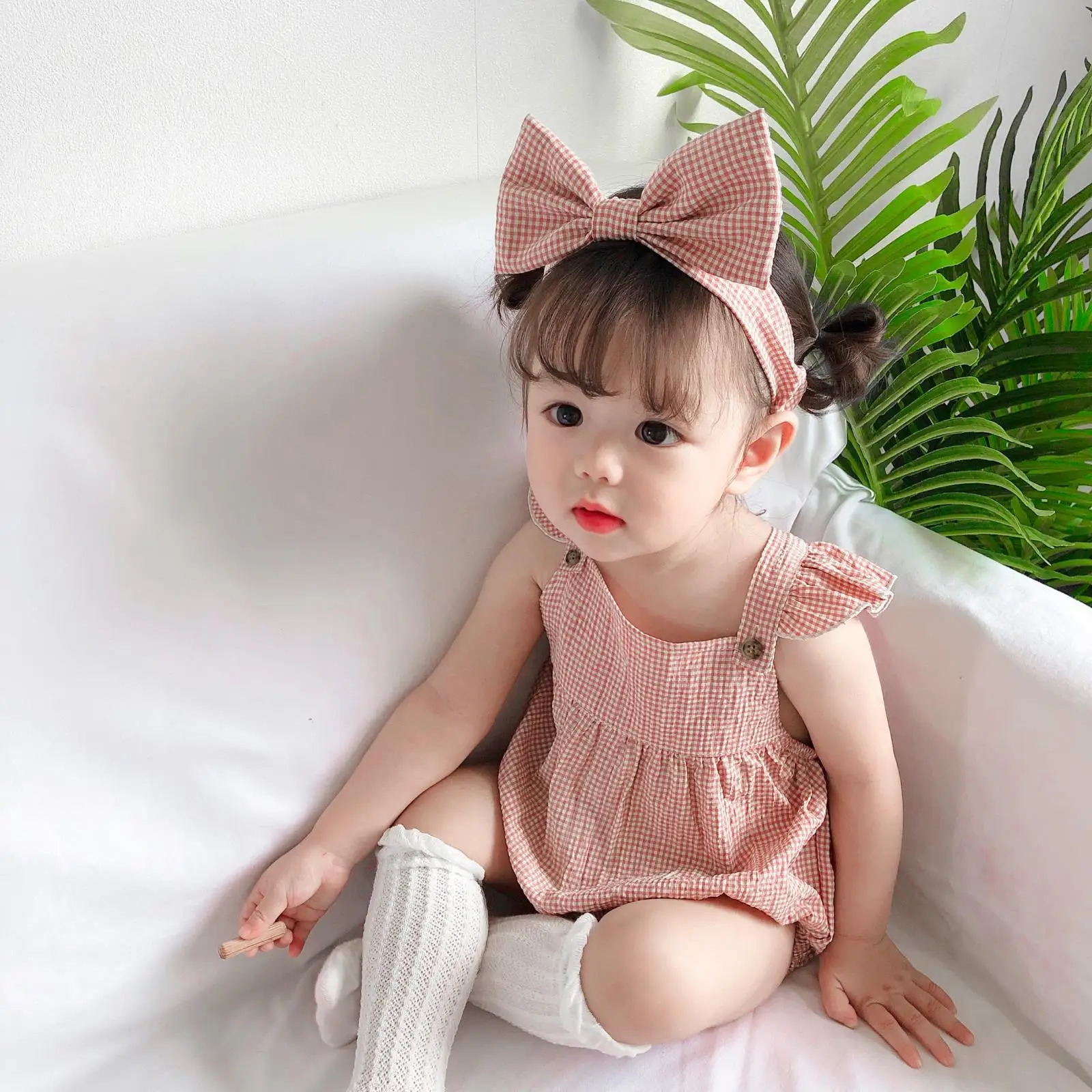 

KYO Summer Small Plaid Baby Clothes Rompers Wearing Headbands Flying Sleeves Triangle Bag Fart Clothes