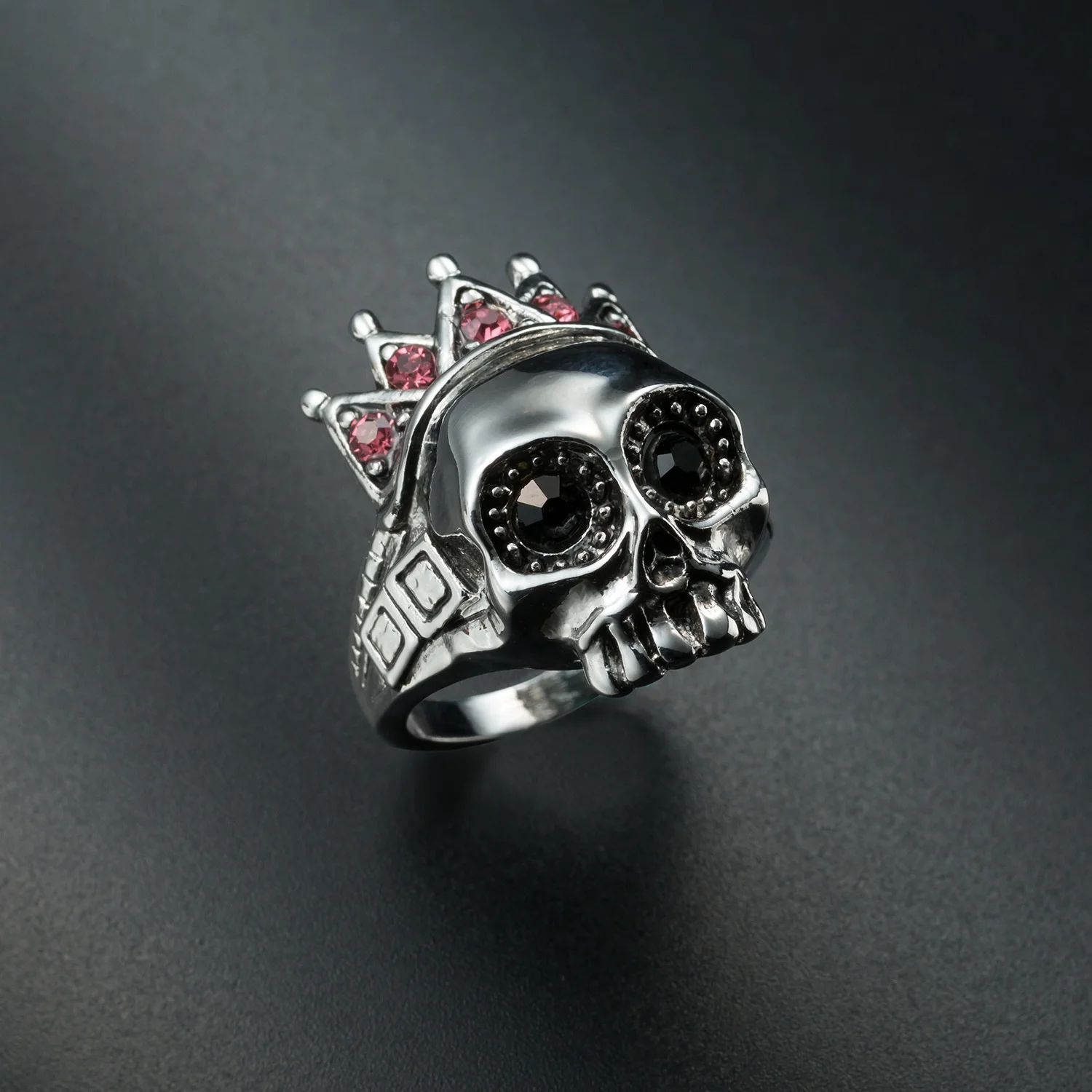 

New trendy vintage mens diamond crown skull rings jewelry women dainty alloy hip hop skeleton knuckle rings Halloween wholesale