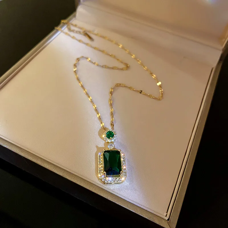 

New Designed Fashion S925 Silver Emerald Crystal Jewelry Set 18K Gold Plated Micro Pave Square CZ Necklace Earrings Set