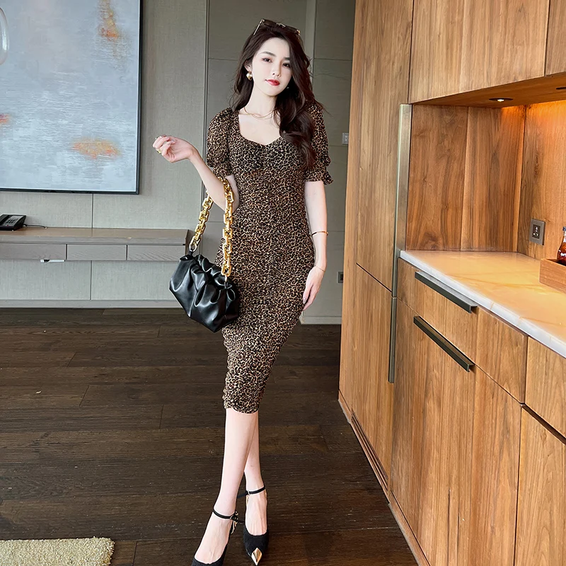 

New Design 5657 Woman Polyester Black Square-neck Puff Short-sleeved Leopard Print Dress Daily Vacation Casual Pleated Dress