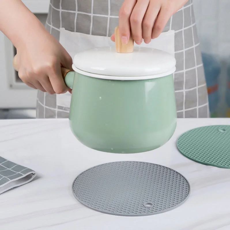 

China Suppliers Round Honeycomb Pads Non Slip Silicone Hot Pads, Customized color