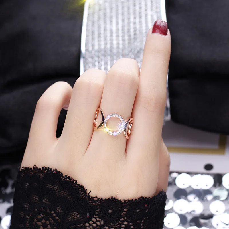 

Circle connection crystal finger love rings