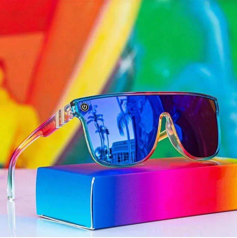 

2022 New Years Glasses Fashion Brand Women Square Rivet Sun Glasses Men Vintage Big Frame Luxury Designer Sunglasses