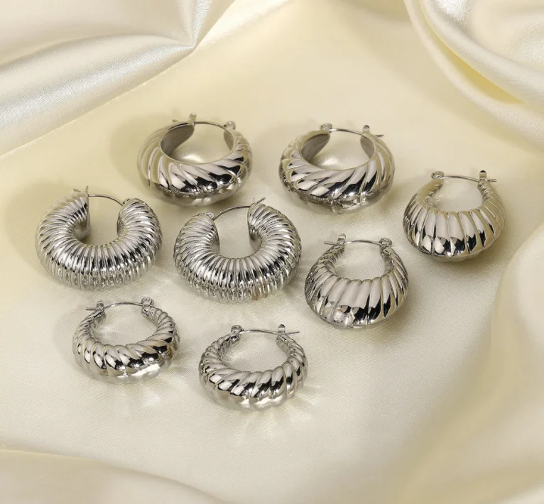 

Factory wholesale earrings Stainless steel silver European pop earrings jewelry