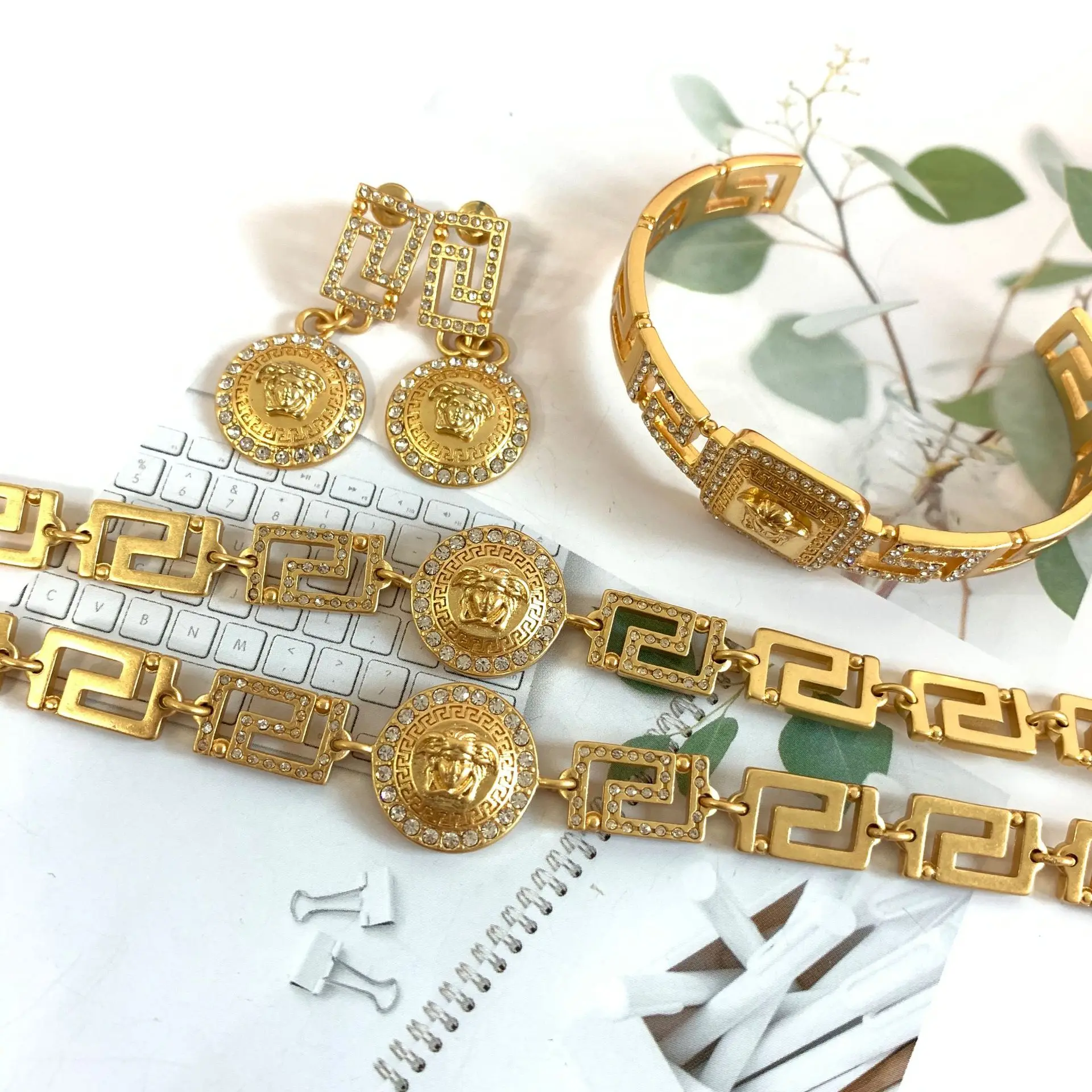 

Designer Jewelry Beauty's Head Chain Bangles And Bracelets Gold Plated Earrings Mens Jewellry Necklace, Colorful