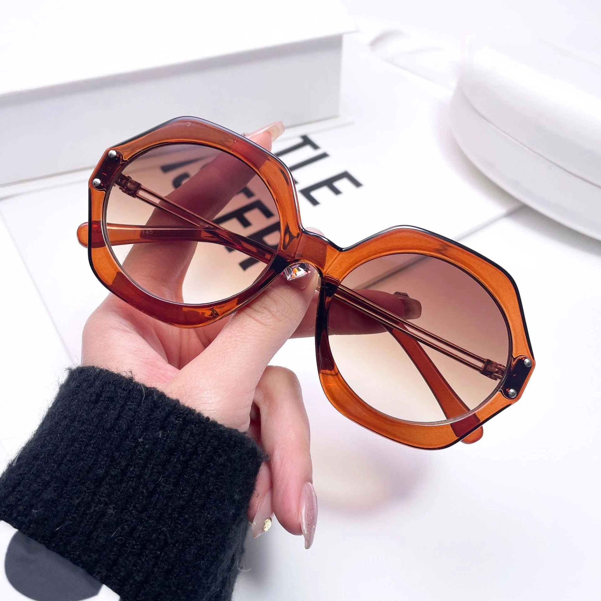 

420 Newest Large Frame Polygon Custom Sunglasses Logo Women Men Vintage Oversized Shades Round Lens