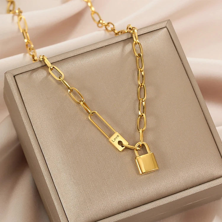 

Y211 Wholesale collier en acier inoxydable PVD 18K Gold Plated Padlock Lock Pendant Necklace For Women Fashion Jewelry Necklaces