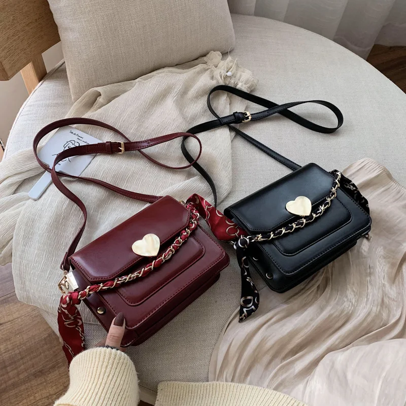 

2021 Designer Scarves Heart Lock Square Ladies Cross Body Bag Chain Sling Bags Trendy Women Purses and Handbag, As picture