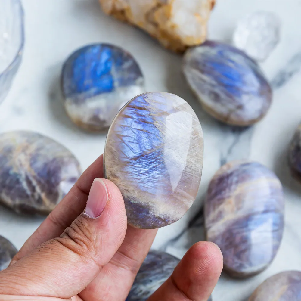 

Wholesale natural crystal fengshui quartz healing stones moonstone palm stone