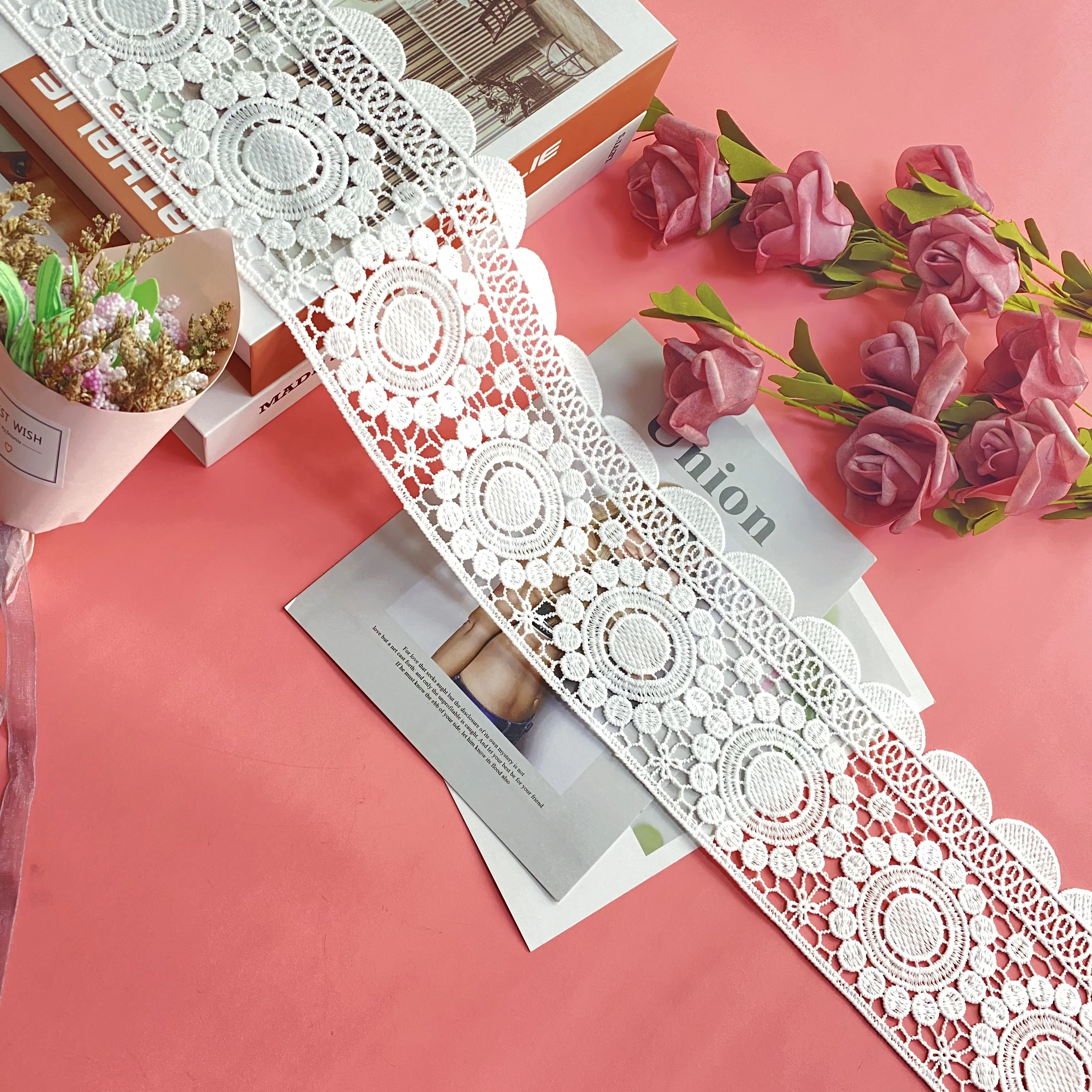 

Floral Pattern Embroidered White Lace Ribbon
