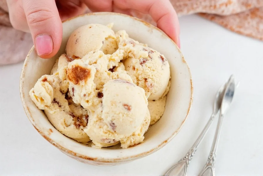 cinnamon roll ice cream