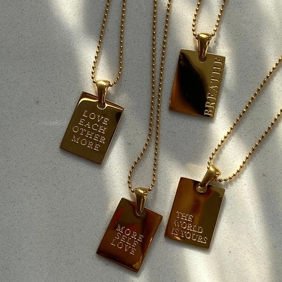 

Vintage Couple Jewelry Motto Engraved Square Pendant Pure 18k Gold Plated Necklaces for Women Stainless Steel Men's Chain Beads
