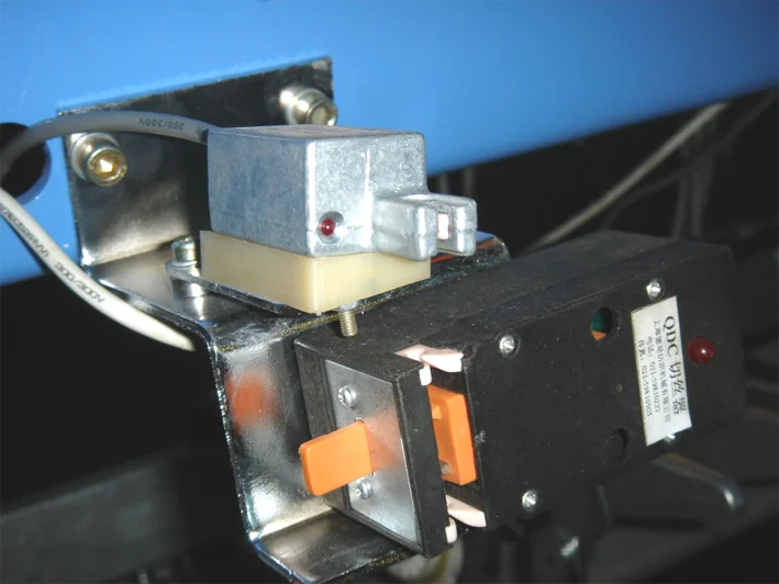 
High speed air covering machine for spandex yarn make covering with computer system 