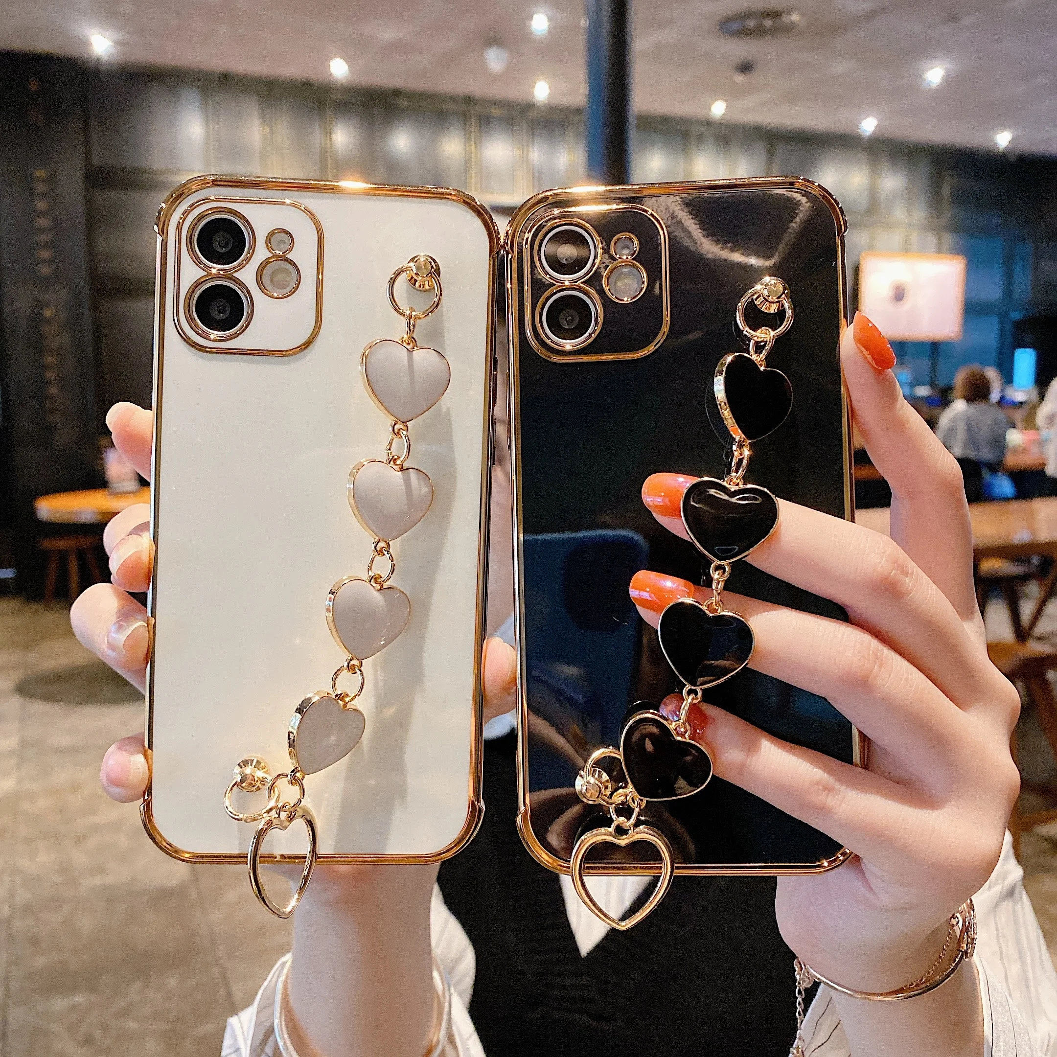

Creative Colorful Chain for iPhone12 Pro Case Heart Bracelet Plated Gold Strap Cases for iPhone 8 Plus XS MAX 13