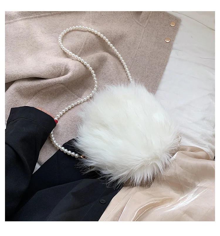 

2021 2021 New Arrival Plush Fur Fashion Women Hand Bags autumn and winter pearl shoulder Ladies Designer Chain Crossbody Bags, White