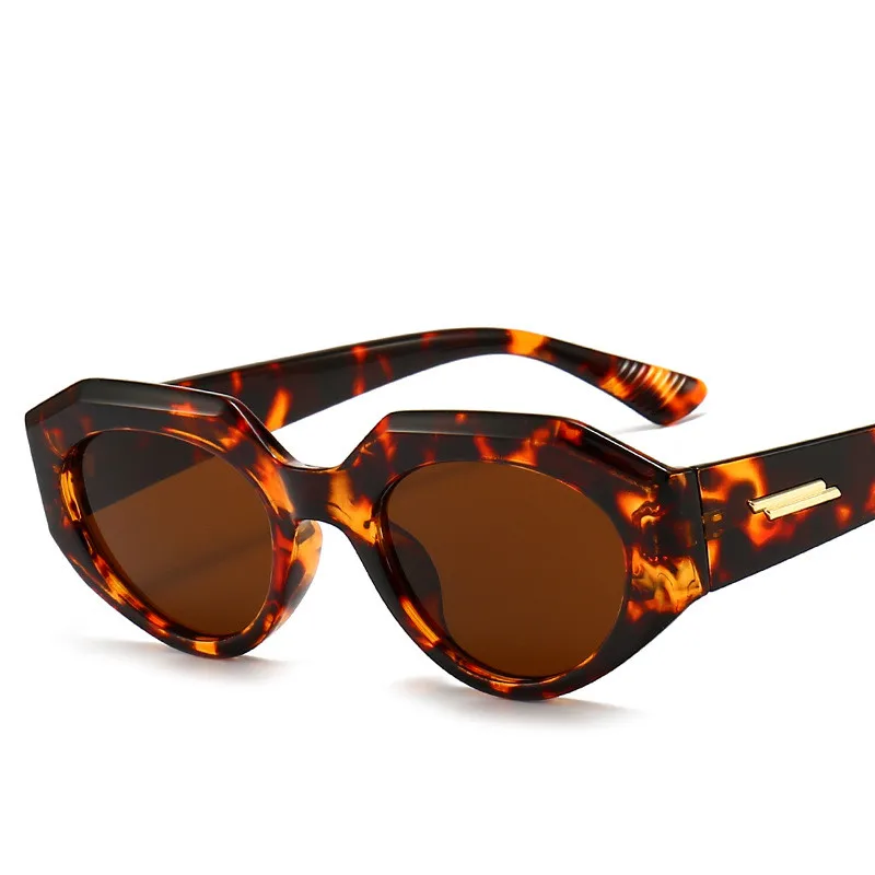 

Wholesale Stylish Leopard Female Brown Eye Wear Glasses Beach Cute Trendy China Rectangle Shades Sunglasses Women