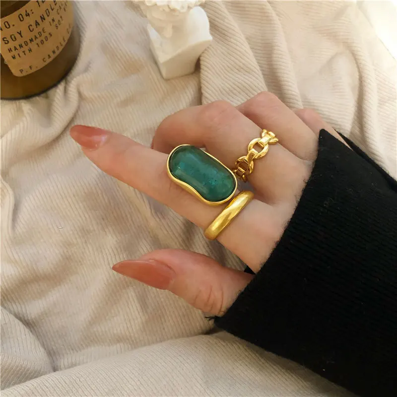 

European Fashion Vintage Women Finger Ring Antique Gold Plated French Style Emerald Gemstone Ring For Women Party Girls