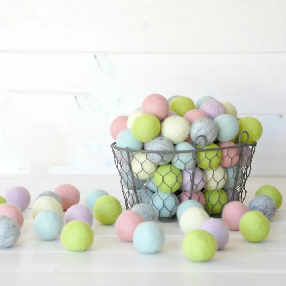 

2021 factory customized hot sale home decoration 2/2.5/3/5/7cm 100% wool felt ball dry ball Diy felt crafts, Customized color