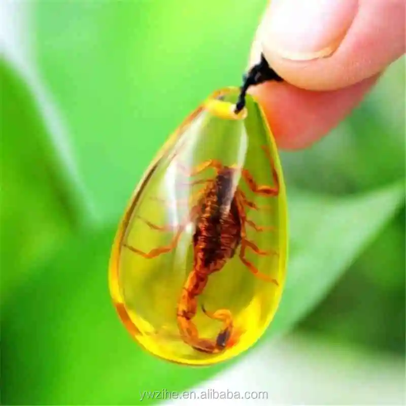 1Pc Fashion Insect Stone Scorpions Inclusion Amber Baltic Pendant Necklace ^F 
