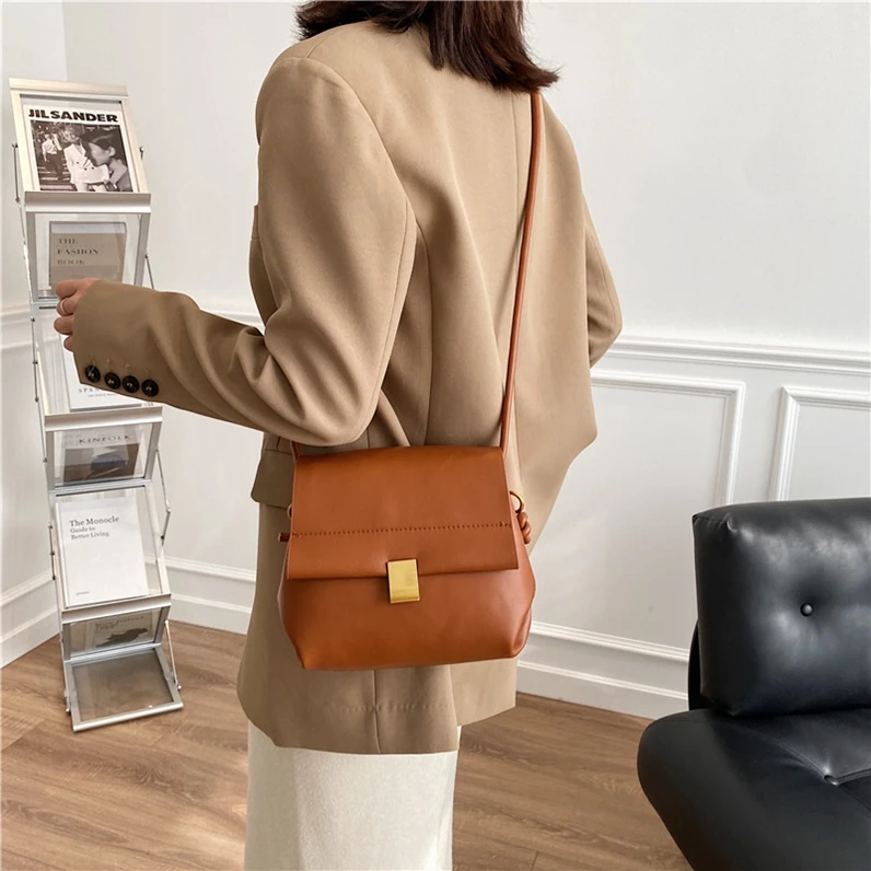 

XP1322 2020 new trendy custom popular solid color single shoulder messenger retro bags