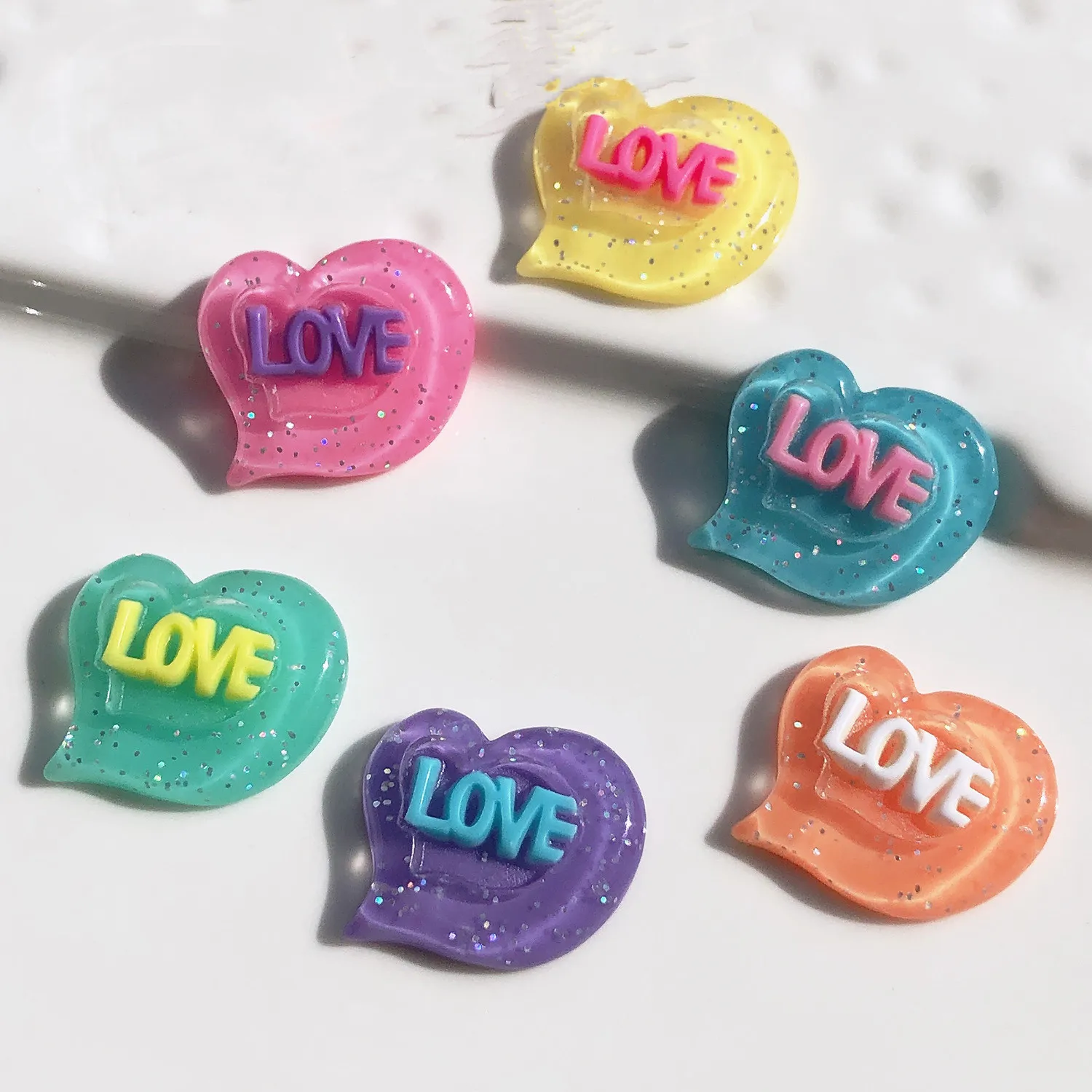 

Resin Glitter LOVE Heart Resin Decoration Crafts Flatback Cabochon Scrapbooking For Hair Bow Diy Crafts Decorative Accessories