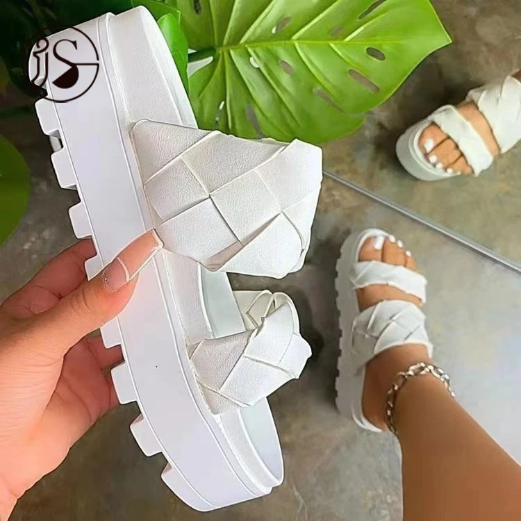 

Wholesale 2021 fashion women slippers sandals custom fancy summer slippers casual weave women slippers, Picture