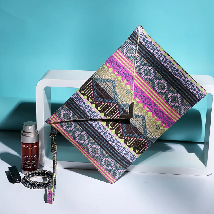 

Bohemian Women Daily Makeup Bags Wristlet Clutch Wallet Ethnic Style Beach Soft Canvas Geometric Pattern Envelope Clutch Bag