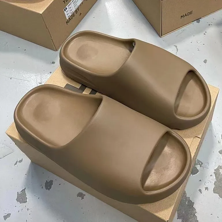 

Custom Summer Authentic Kids Yeezy Slides Women Yezzy Slippers Soft Eva Sole Earth Brown Yeezy Slides For Men, All color available