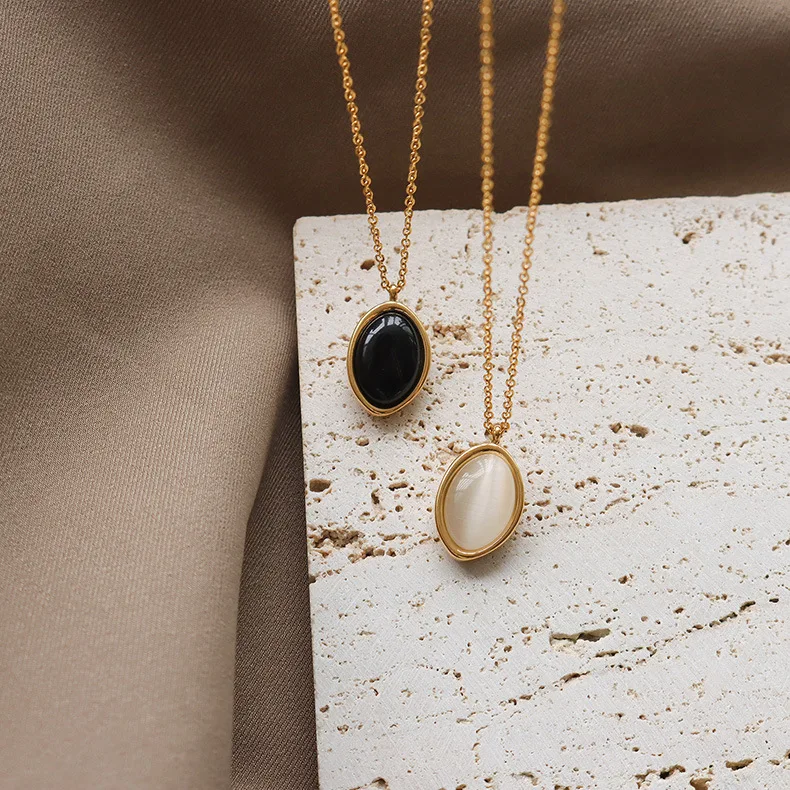 

simple and exquisite stainless steel 18K gold plated necklace oval black and white opal pendant necklace
