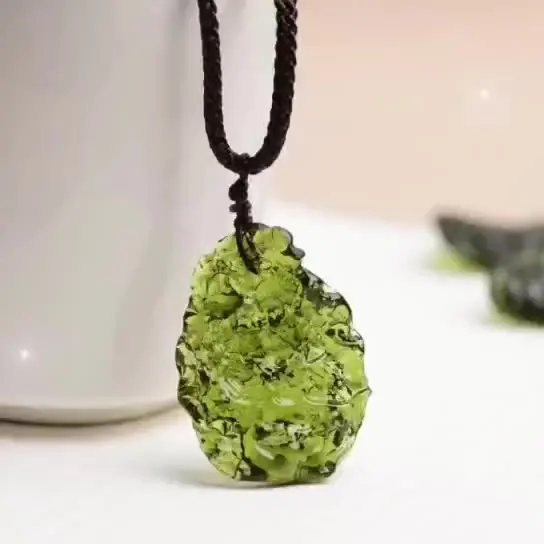 

Moldavite Pendant Necklace Healing Stones Necklaces Chakra Quartz Pendant for Women Meditation Witchcraft Spiritual Gifts, Picture