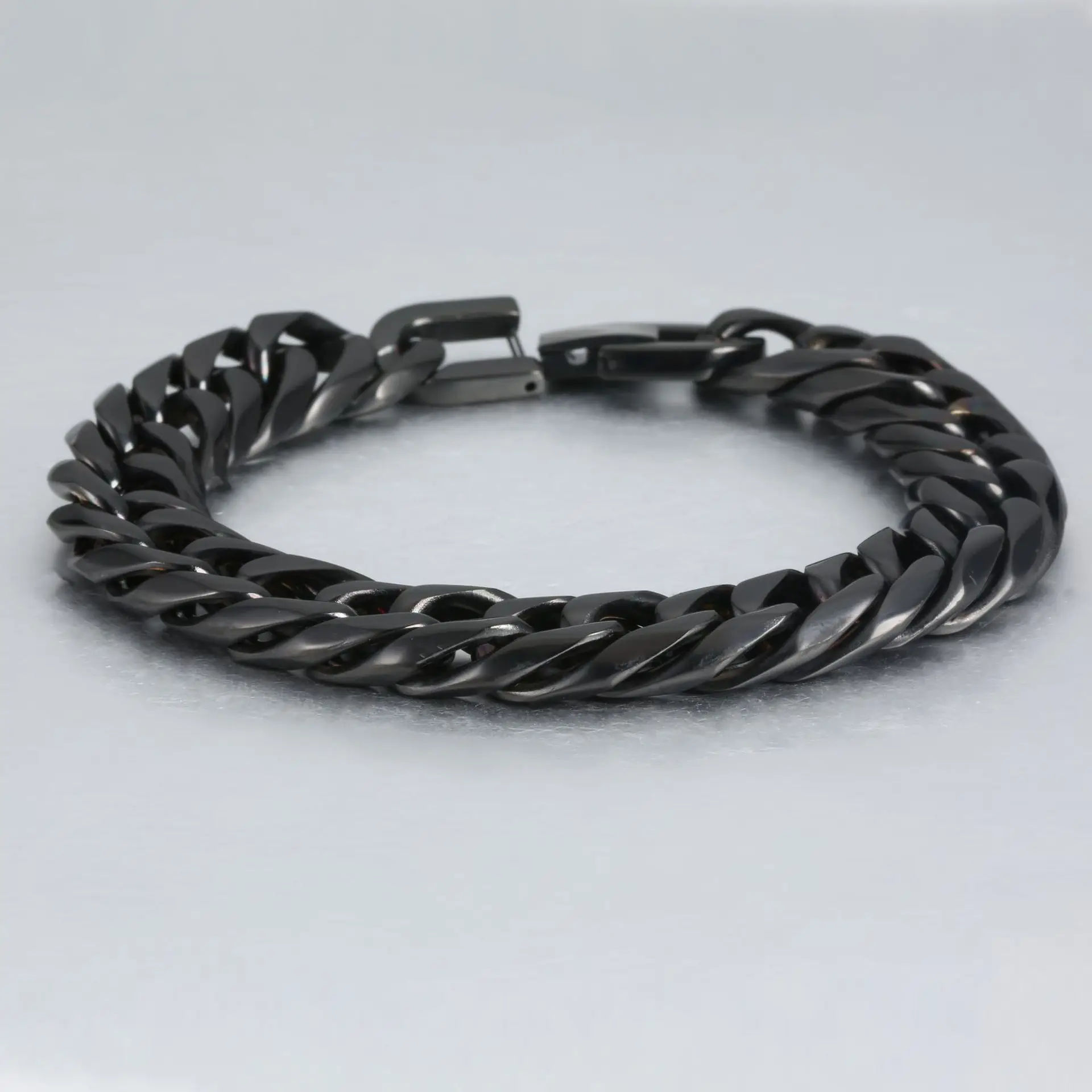 

Wholesale men's curb link chain bracelet cuban curb chian gold bracelet, Silver / gold / black / black / rose gold / blue ...