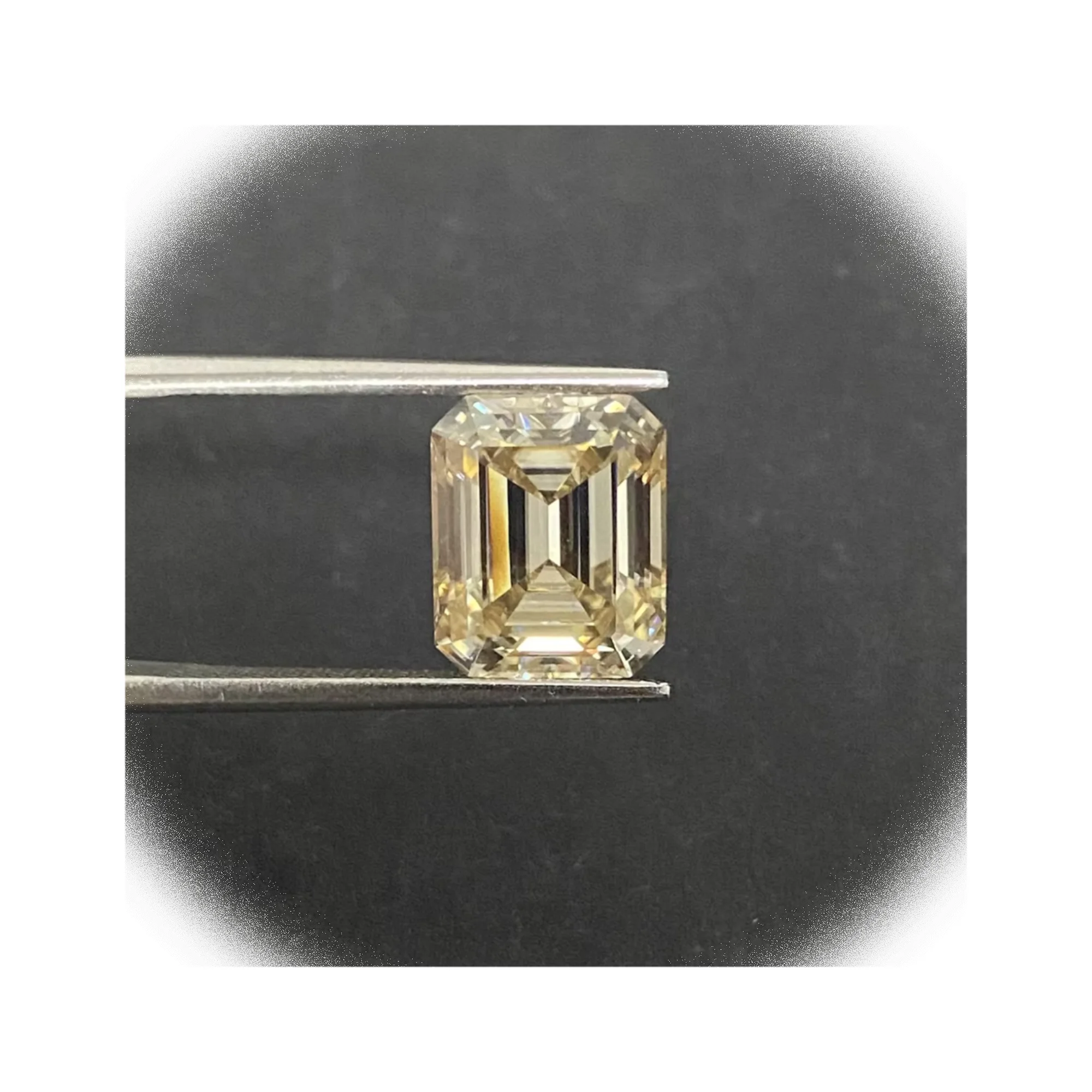 Hot Sale Emeralds Cut Shape Loose Moissanite champagne Moissanite Diamonds