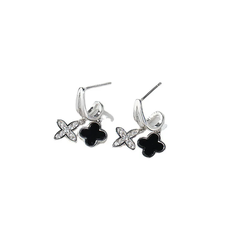 

Lucky Woman Concise Defence Allergy Earrings Ornaments S925 Sterling Silver Stud Black Four leaf Clover Earring, Gold &silver
