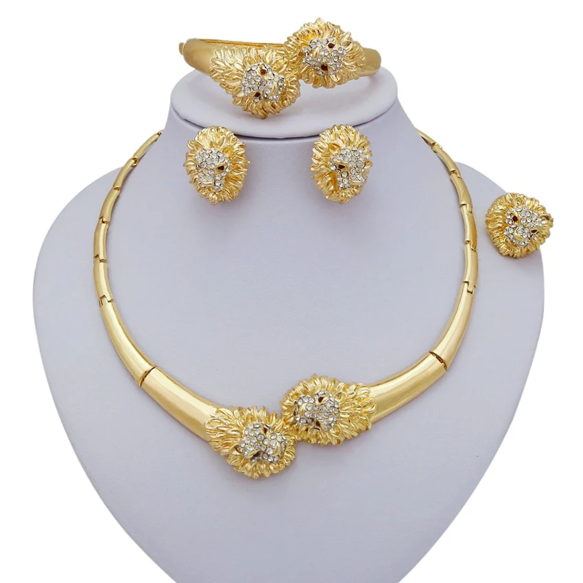 

Dubai electroplating 24K gold collar four-piece jewelry smooth diamond-studded stainless steel wholesale ladies daily gathering